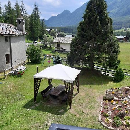 The Snow - Appartamento Panoramico Con Balcone Champoluc Exterior photo