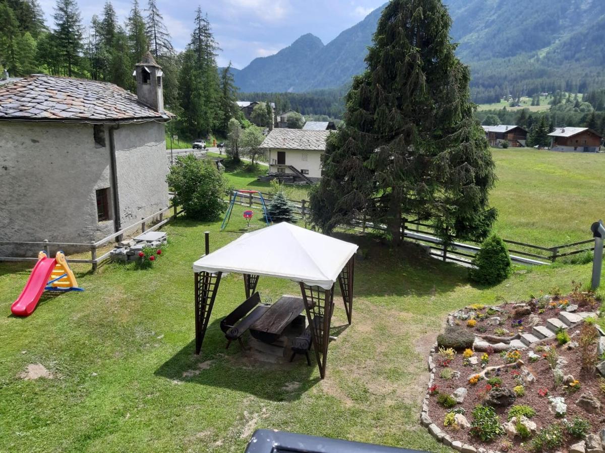 The Snow - Appartamento Panoramico Con Balcone Champoluc Exterior photo
